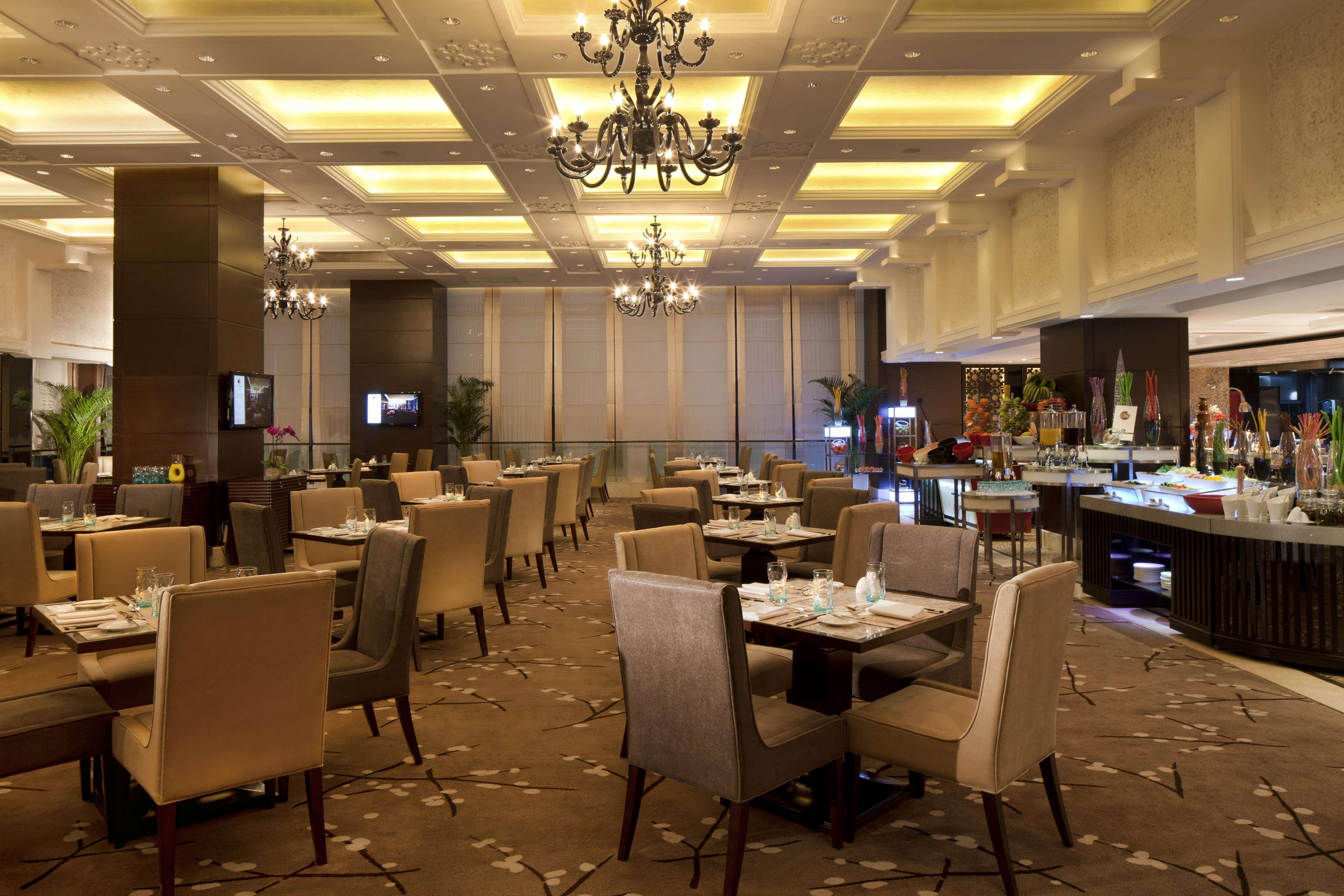 Doubletree By Hilton Chongqing - Guanyinqiao Railway Station Hotel Exterior photo