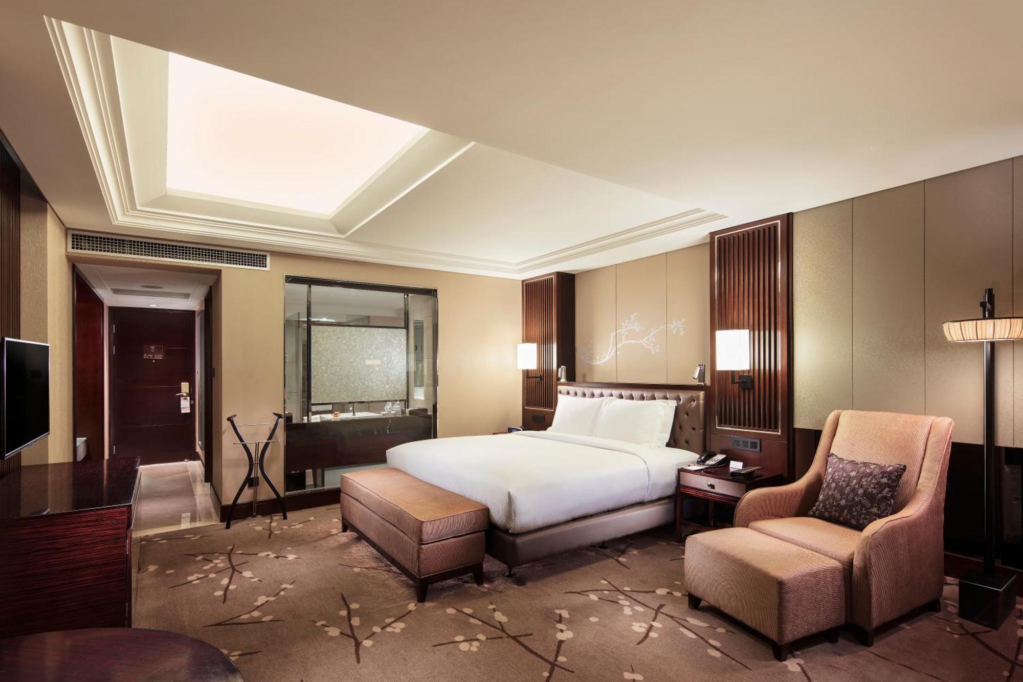 Doubletree By Hilton Chongqing - Guanyinqiao Railway Station Hotel Exterior photo