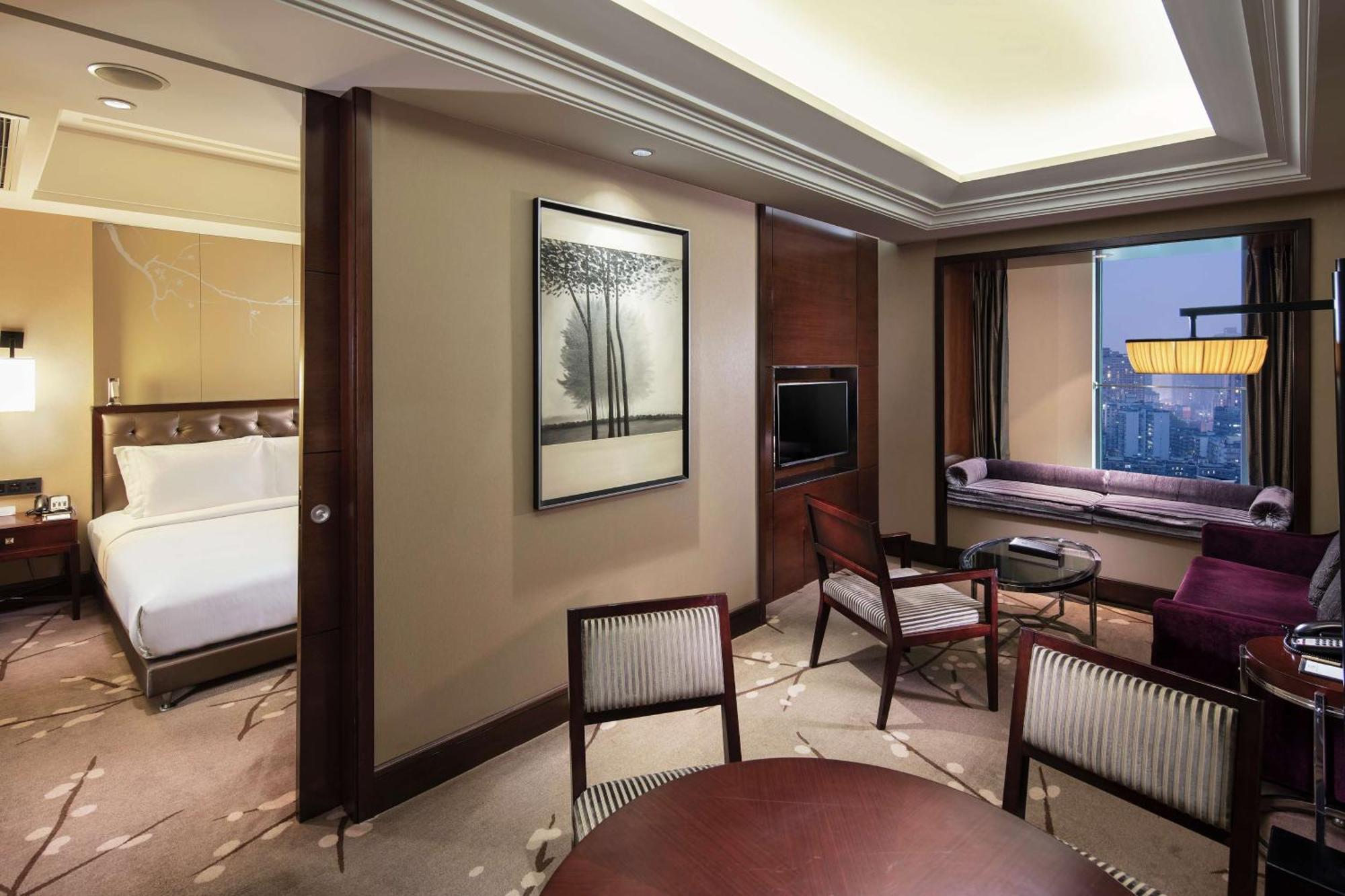 Doubletree By Hilton Chongqing - Guanyinqiao Railway Station Hotel Exterior photo