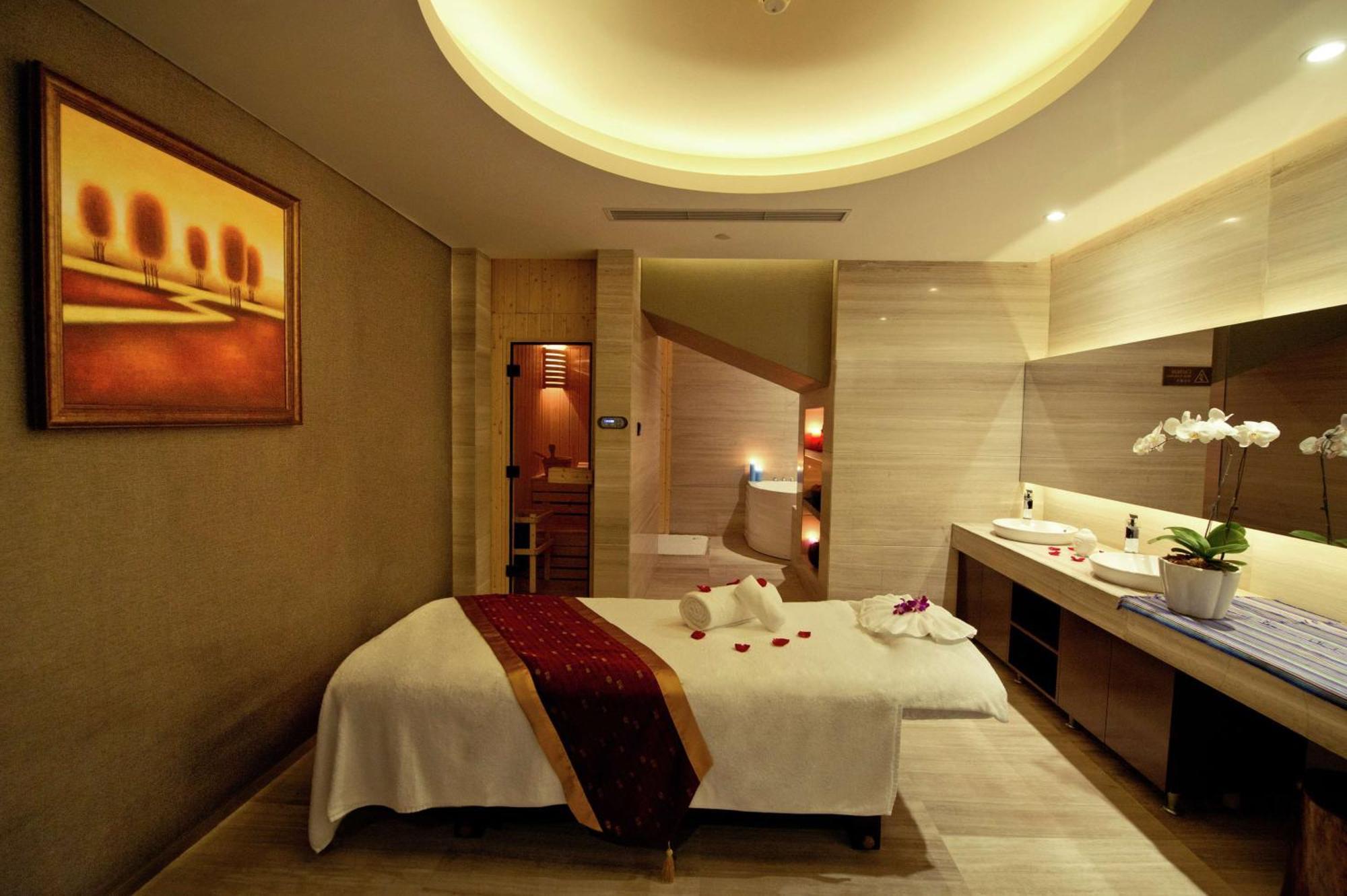 Doubletree By Hilton Chongqing - Guanyinqiao Railway Station Hotel Exterior photo