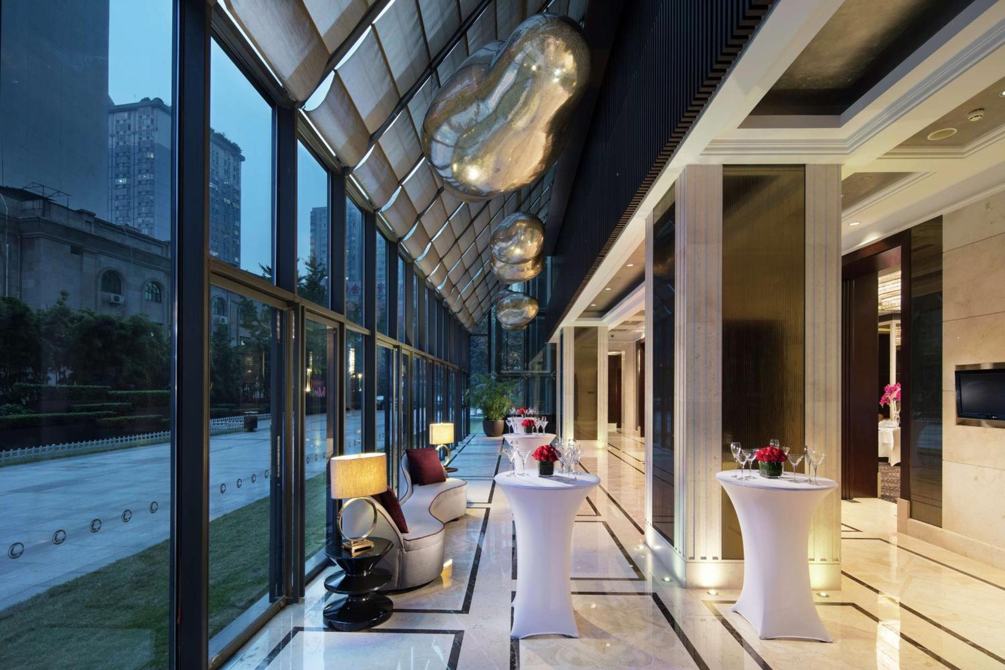 Doubletree By Hilton Chongqing - Guanyinqiao Railway Station Hotel Exterior photo