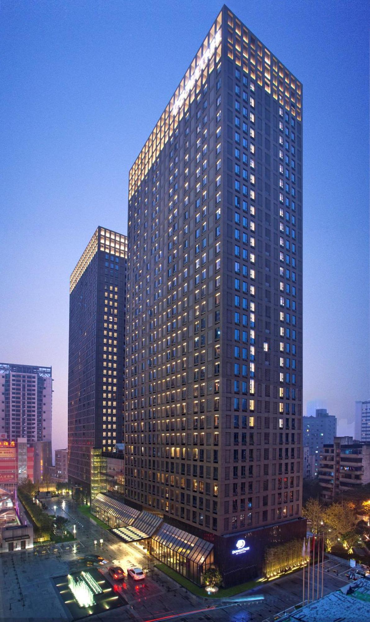 Doubletree By Hilton Chongqing - Guanyinqiao Railway Station Hotel Exterior photo